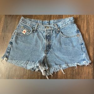 High rise Vintage Rockies Jean shorts. Size 3